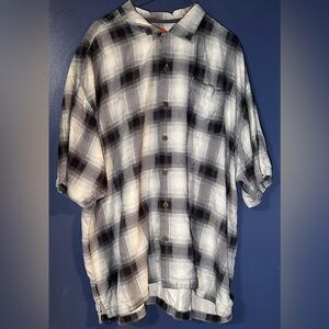 Men’s XXL Tommy Bahama casual shirt
